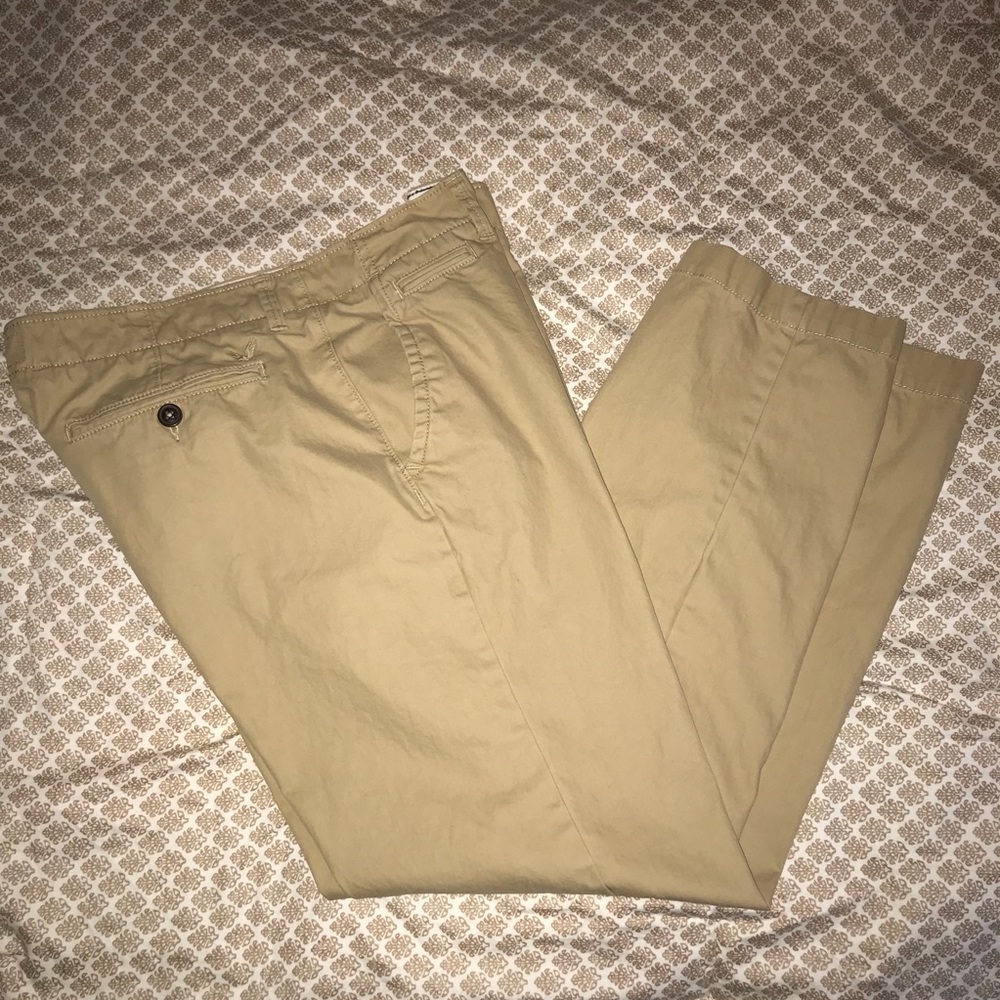 American Eagle Men’s Khakis